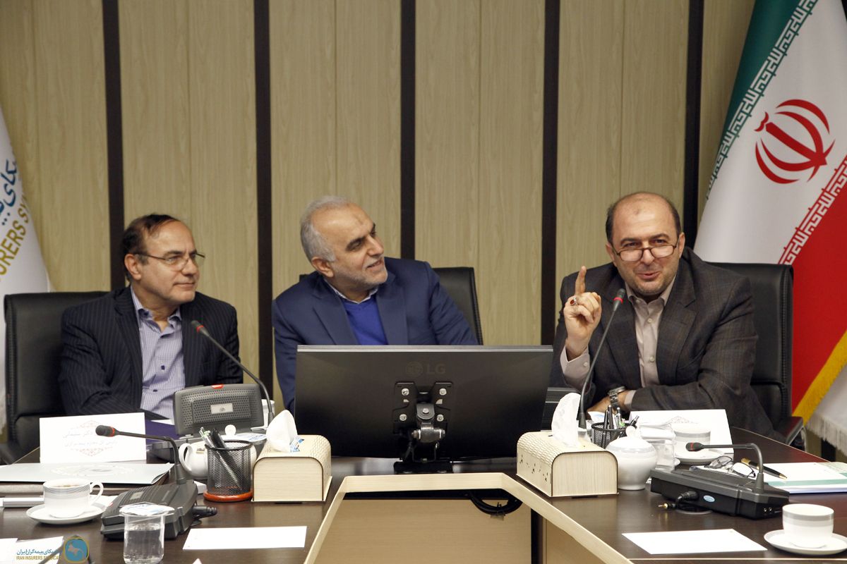 Attendance of Dr. DeJapsand, Minister of Economic Affairs in the meeting of the General Council of the Iran Insurers Syndicate