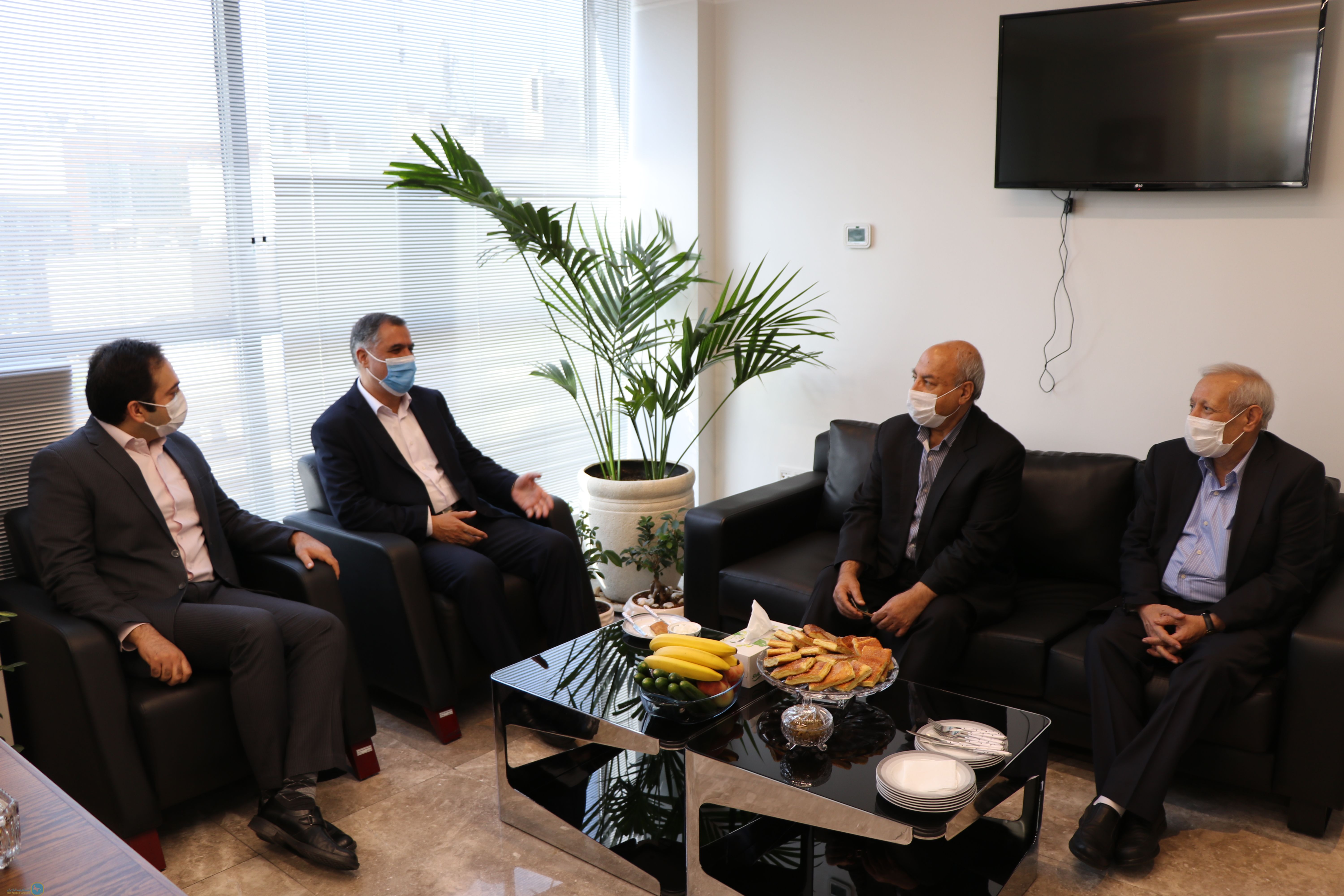 Meeting of the Secretary General of Iran Insurers Syndicate with the managers of Asmari Insurance