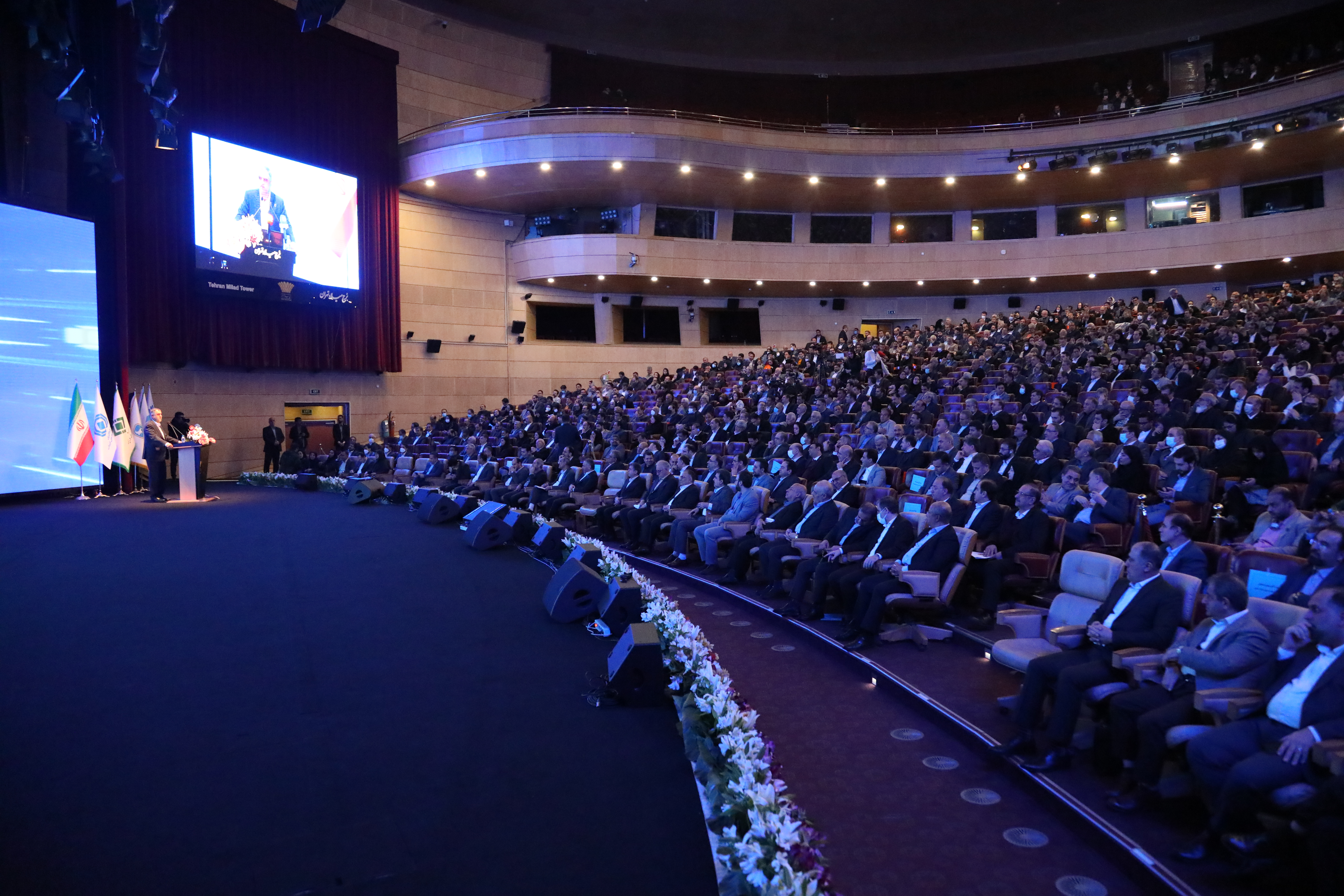 دبیرکل سندیکای بیمه گران ایران:\r\n\r\nرشد 50 درصدی صنعت بیمه در شرایط تحریم و تورم، یک اقدام بی نظیر است